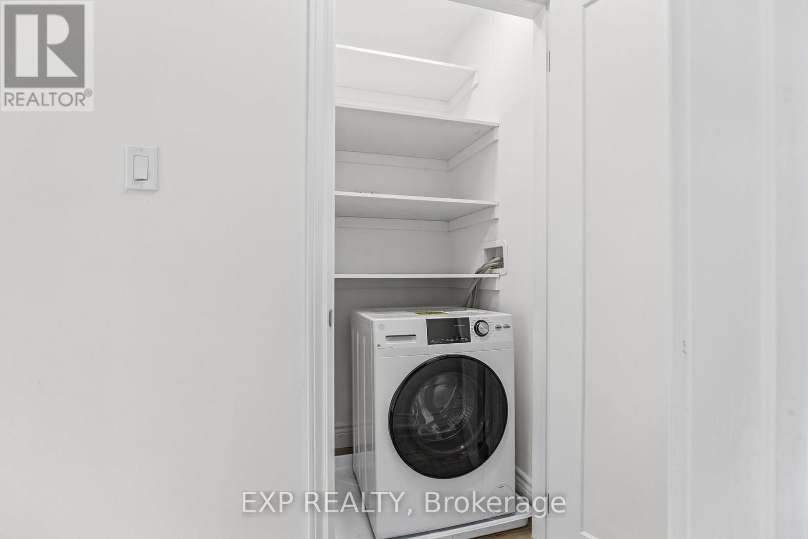 Upper - 156 E36th Street Property Photo 21