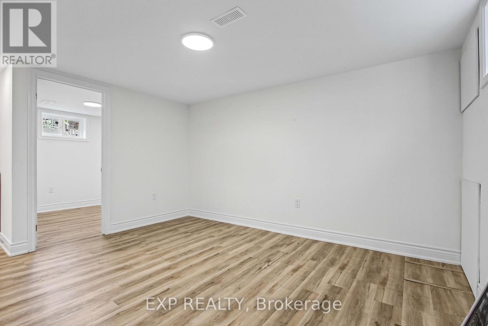 Lower - 156 E36th Street Property Photo 10