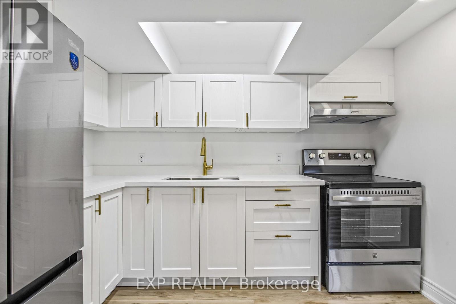 Lower - 156 E36th Street Property Photo 19