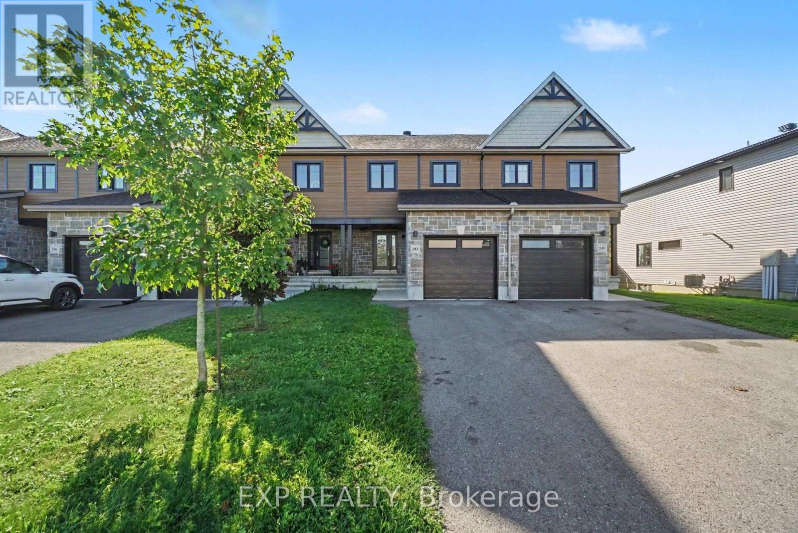 202 St Malo Place Property Photo 1