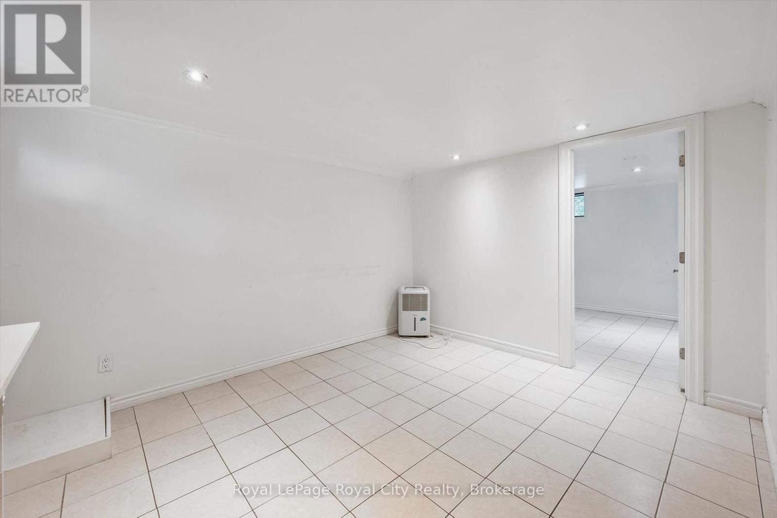 39 Ridgewood Avenue Property Photo 27