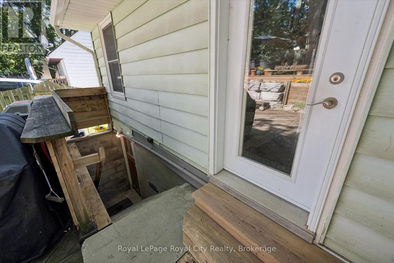 39 Ridgewood Avenue Property Photo 43