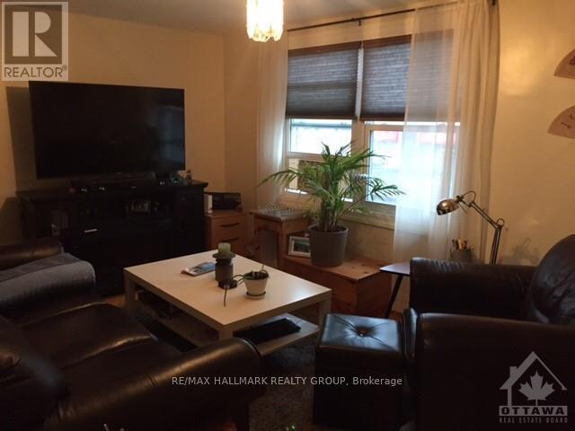 # 2 - 570 Gladstone Avenue Property Photo 3
