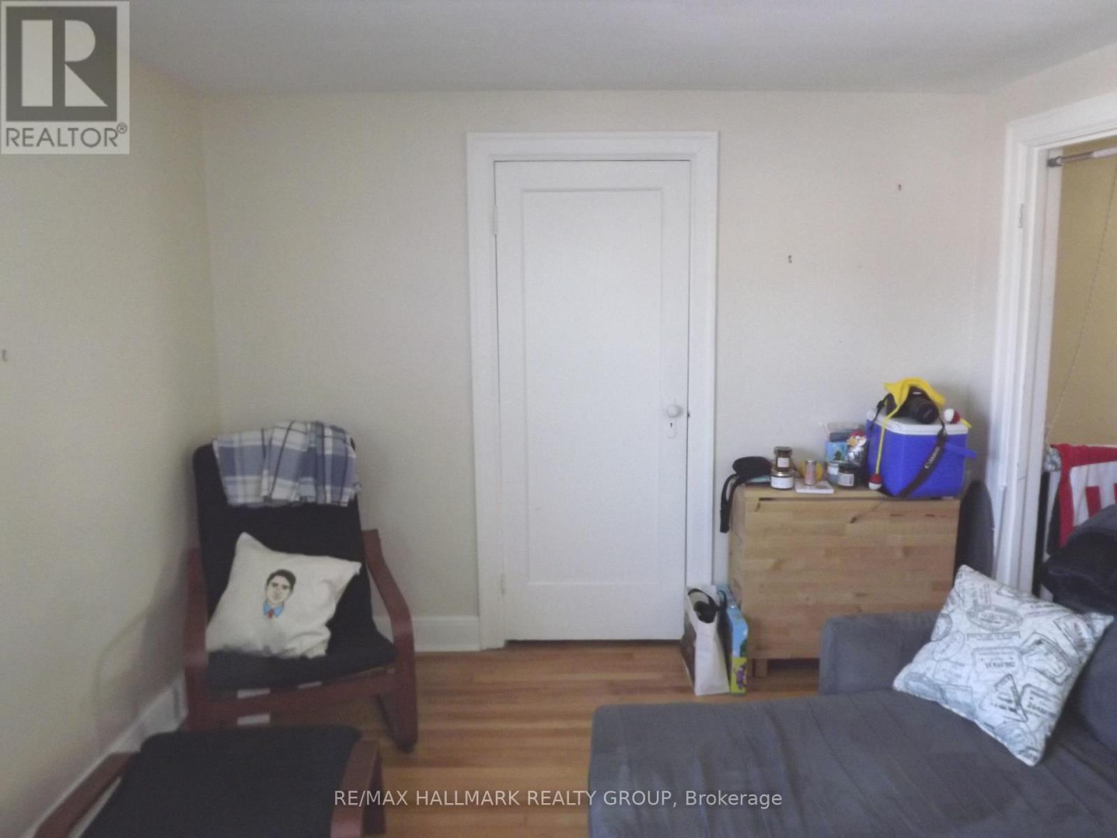 # 2 - 570 Gladstone Avenue Property Photo 4