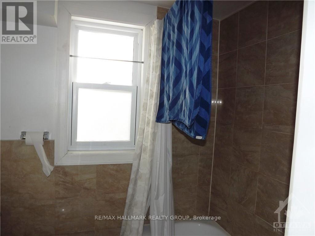 # 2 - 570 Gladstone Avenue Property Photo 10