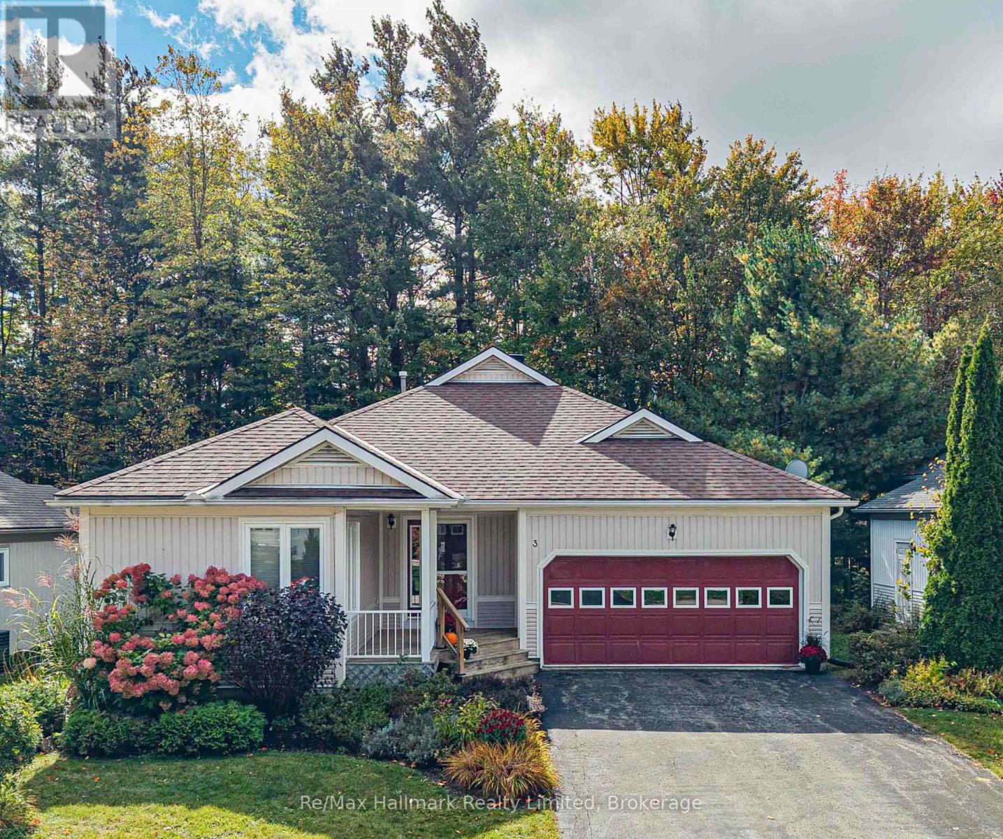 3 Woods Hollow Property Photo 1