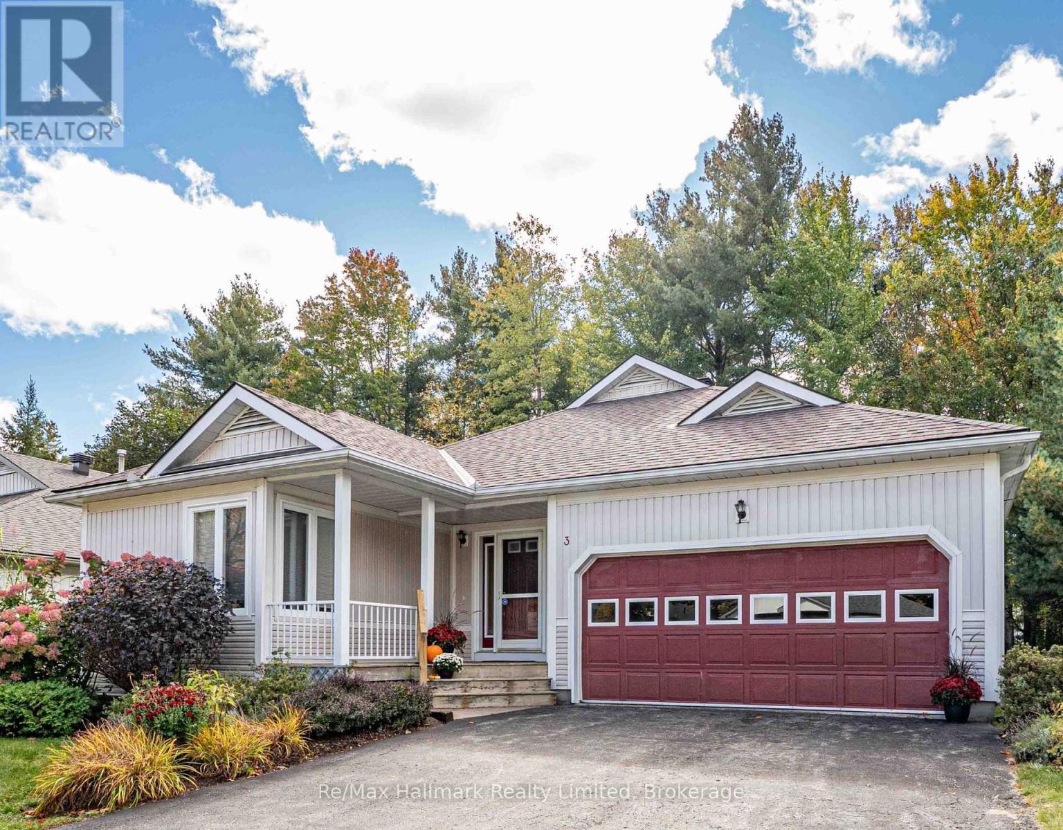 3 Woods Hollow Property Photo 1
