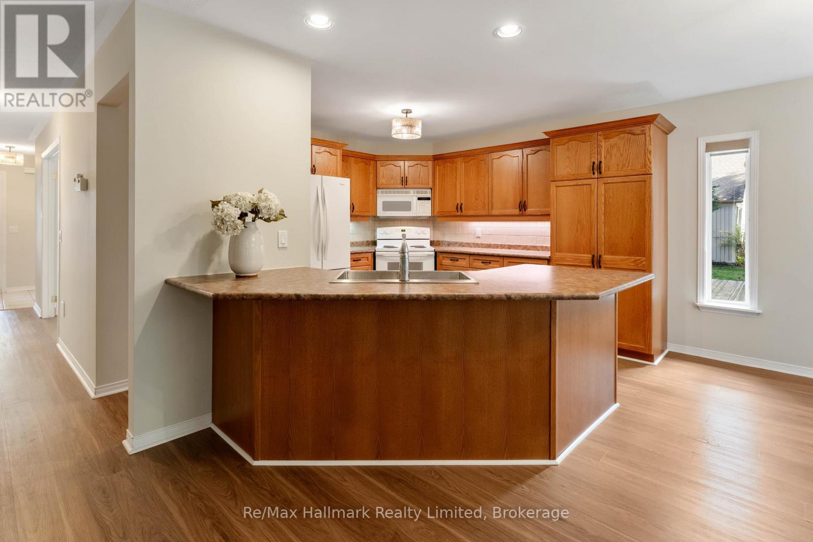 3 Woods Hollow Property Photo 8