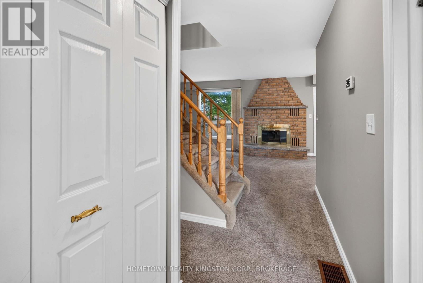1096 Willowood Drive Property Photo 3