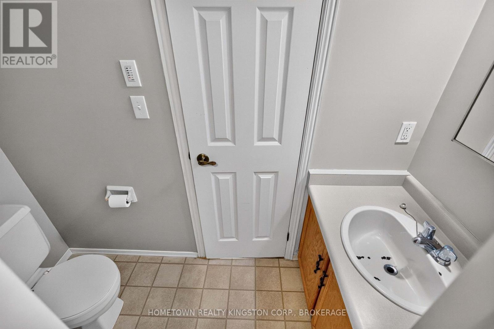 1096 Willowood Drive Property Photo 4