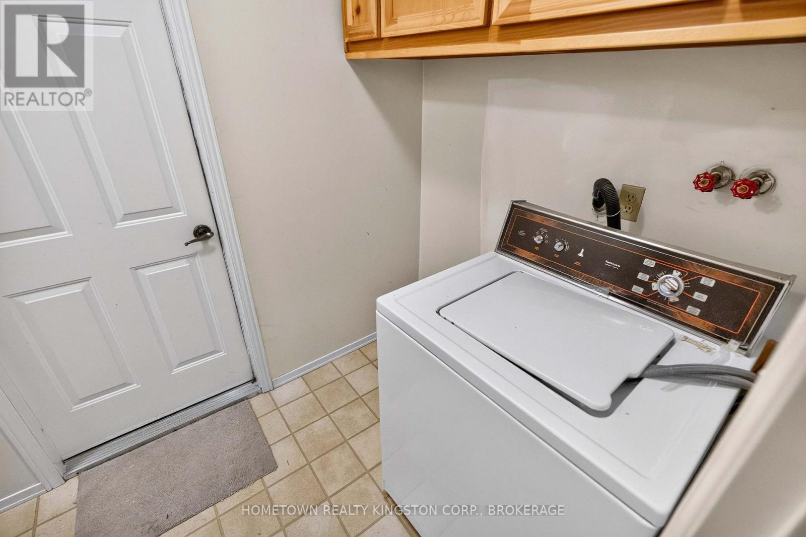 1096 Willowood Drive Property Photo 5