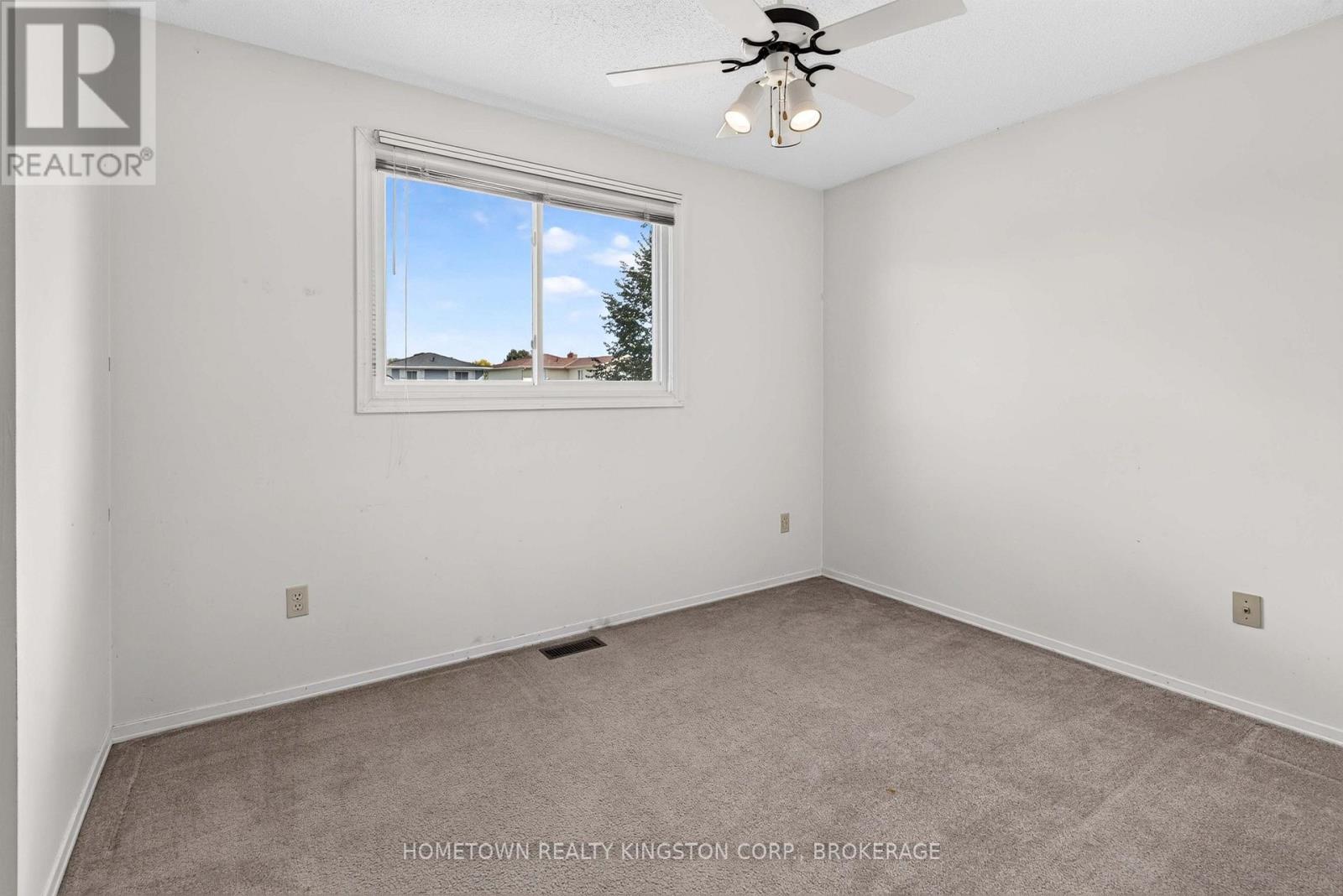 1096 Willowood Drive Property Photo 14