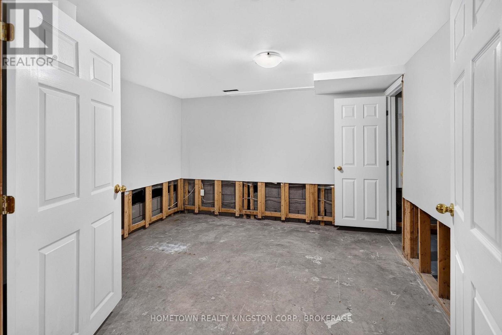 1096 Willowood Drive Property Photo 23