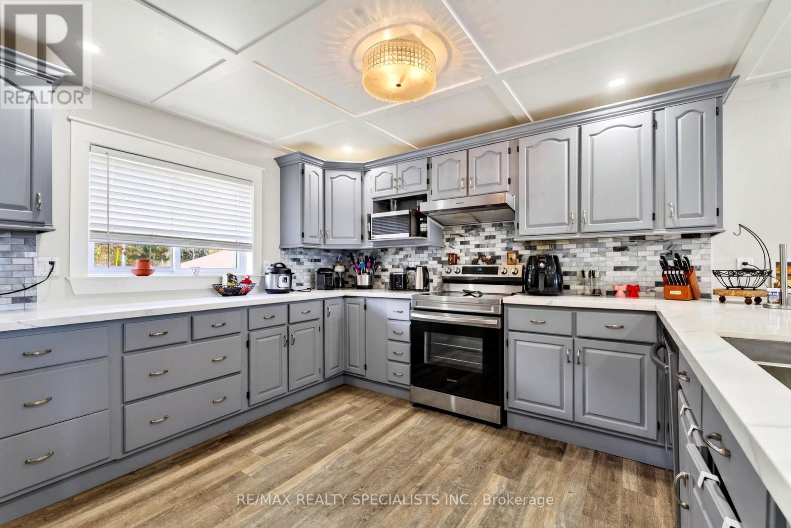 339520 Presqu'ile Road Property Photo 31