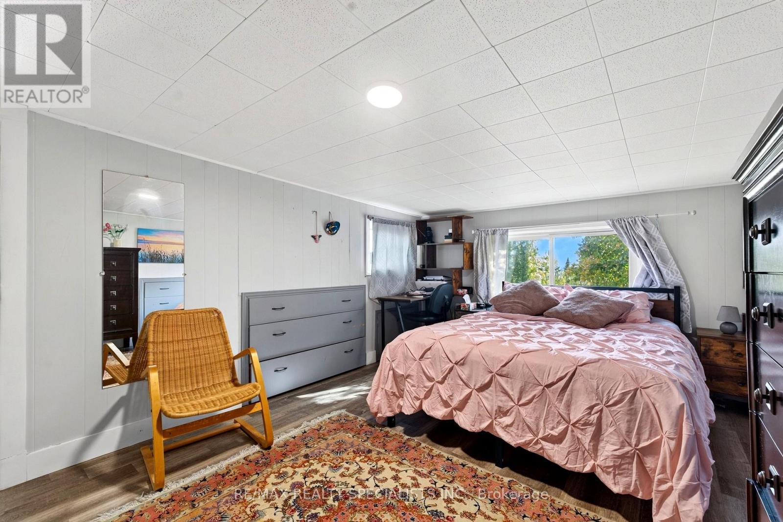 339520 Presqu'ile Road Property Photo 42