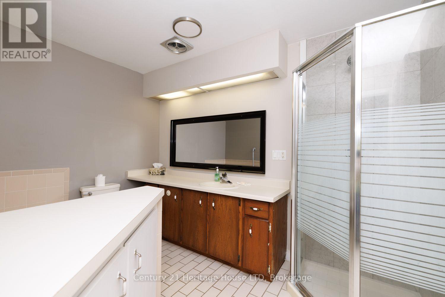 346 Albany Street Property Photo 16