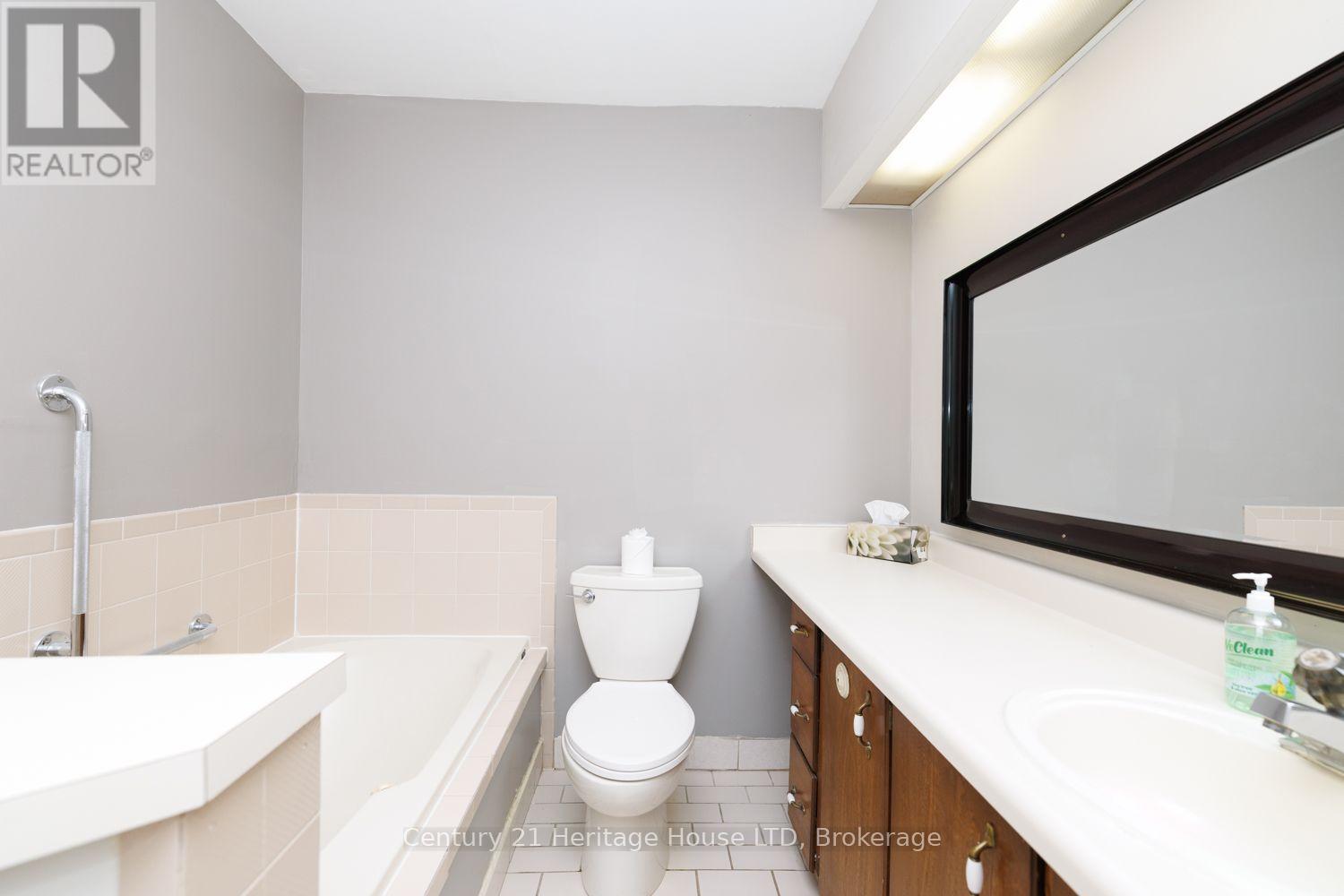 346 Albany Street Property Photo 17