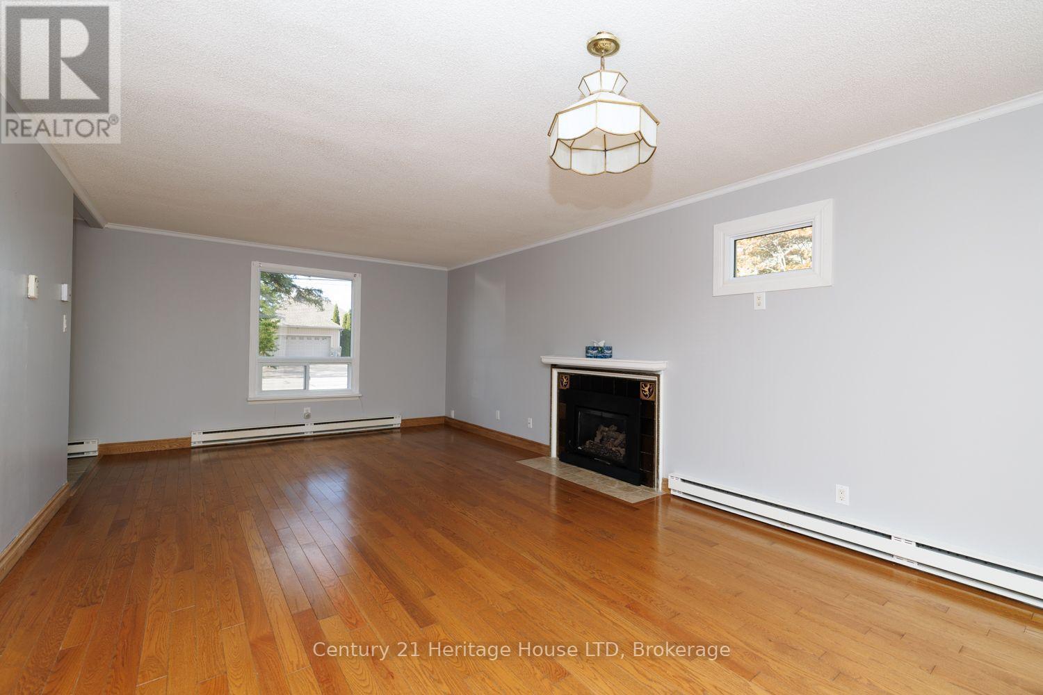 346 Albany Street Property Photo 27