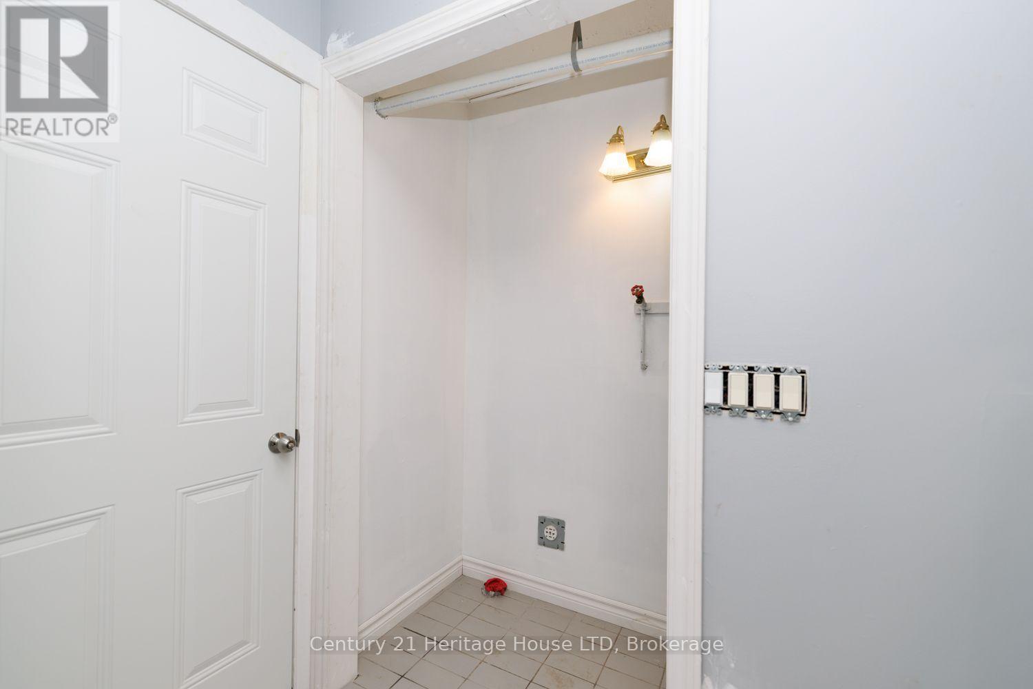 346 Albany Street Property Photo 31