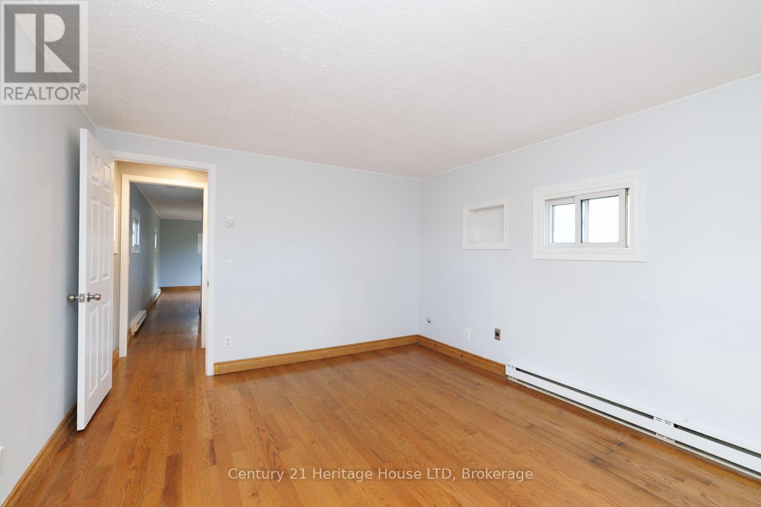 346 Albany Street Property Photo 35