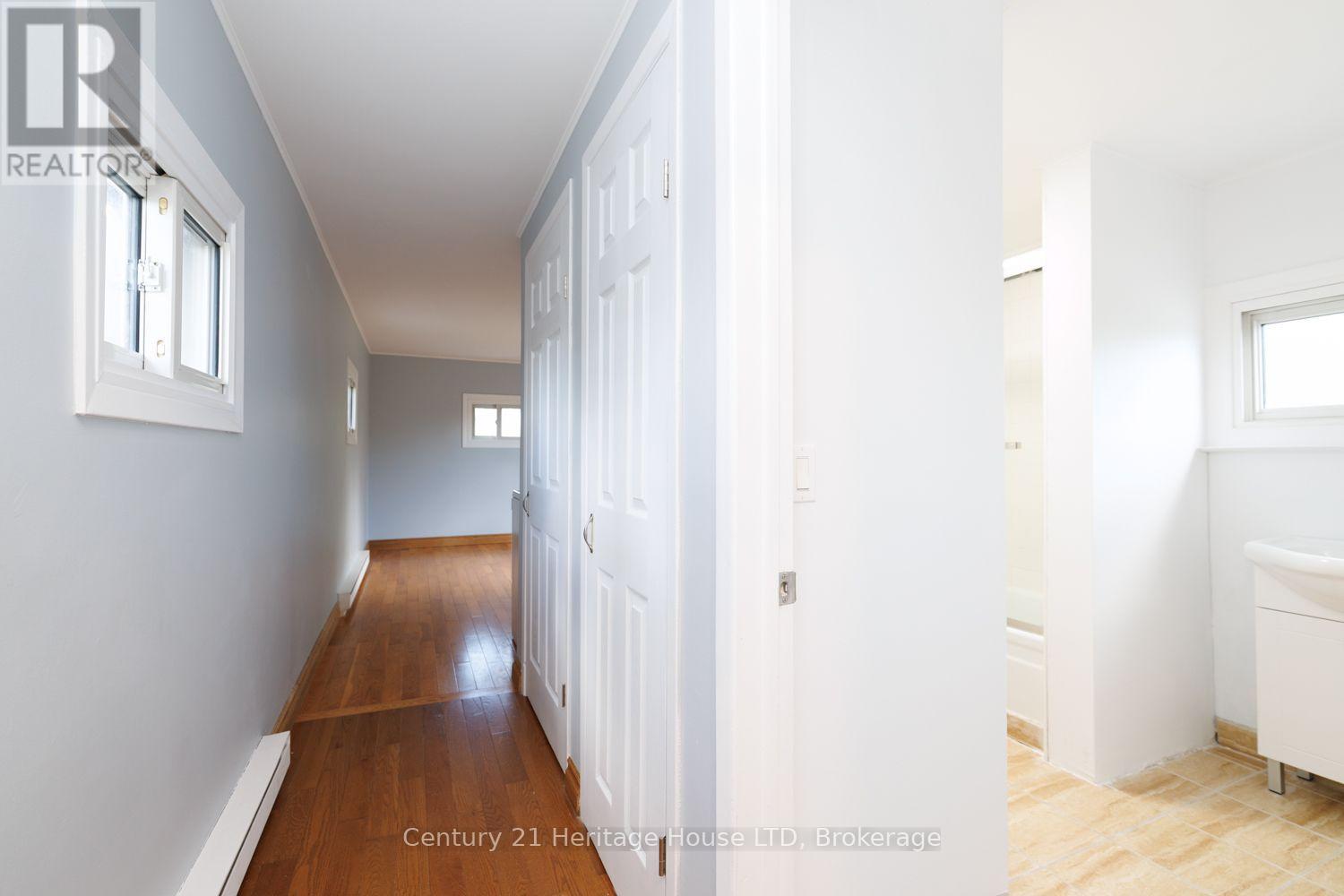 346 Albany Street Property Photo 36