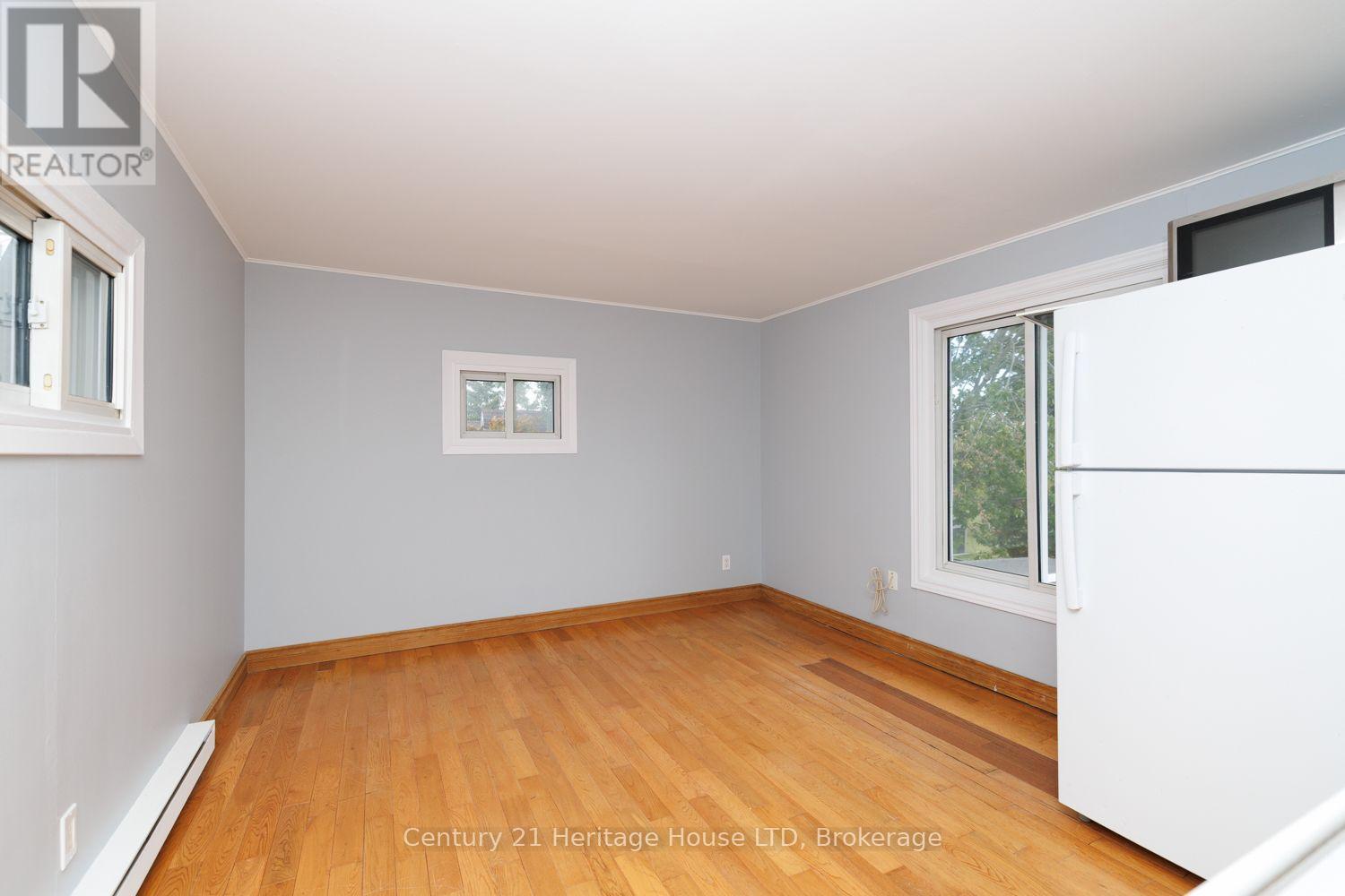 346 Albany Street Property Photo 38