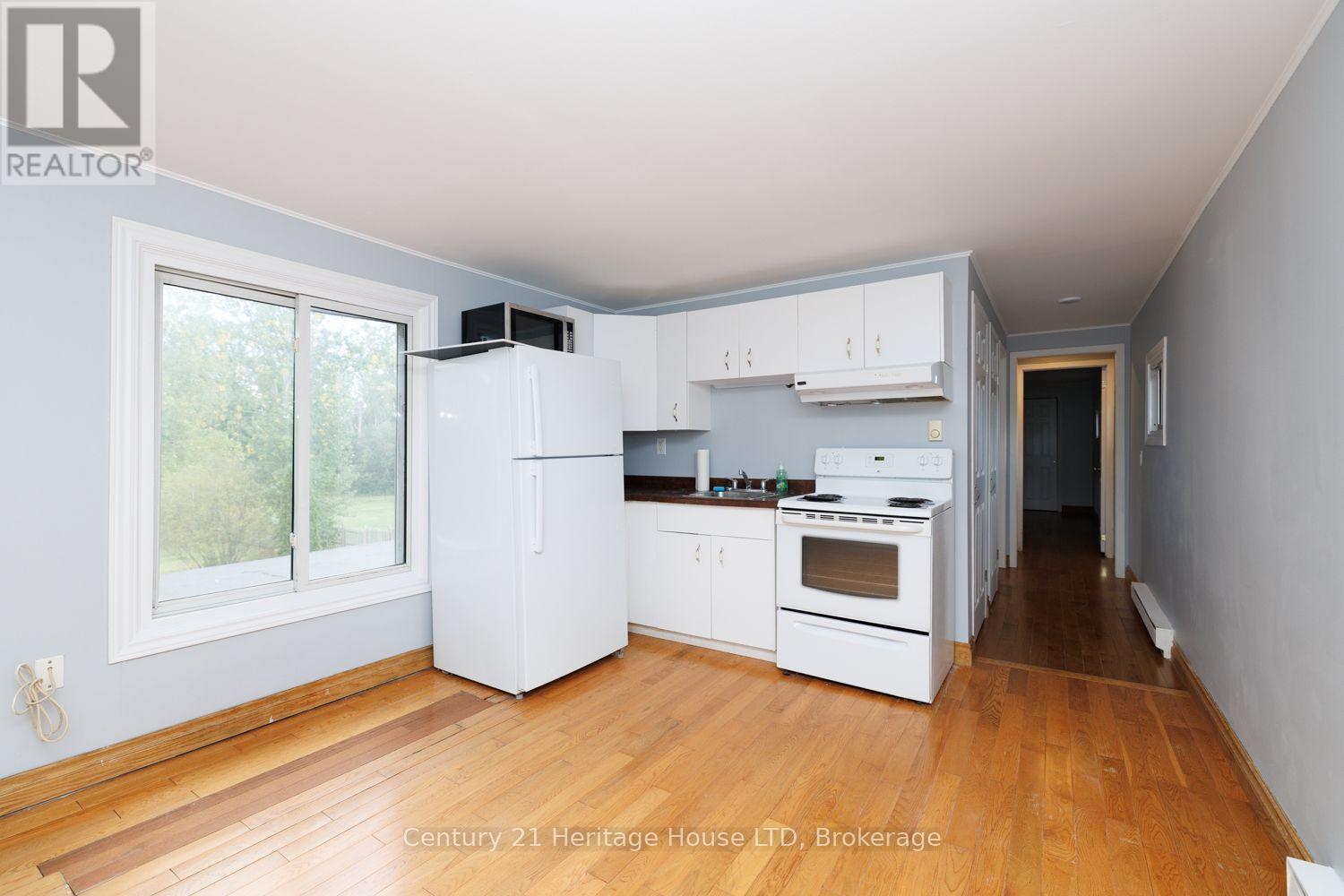 346 Albany Street Property Photo 40