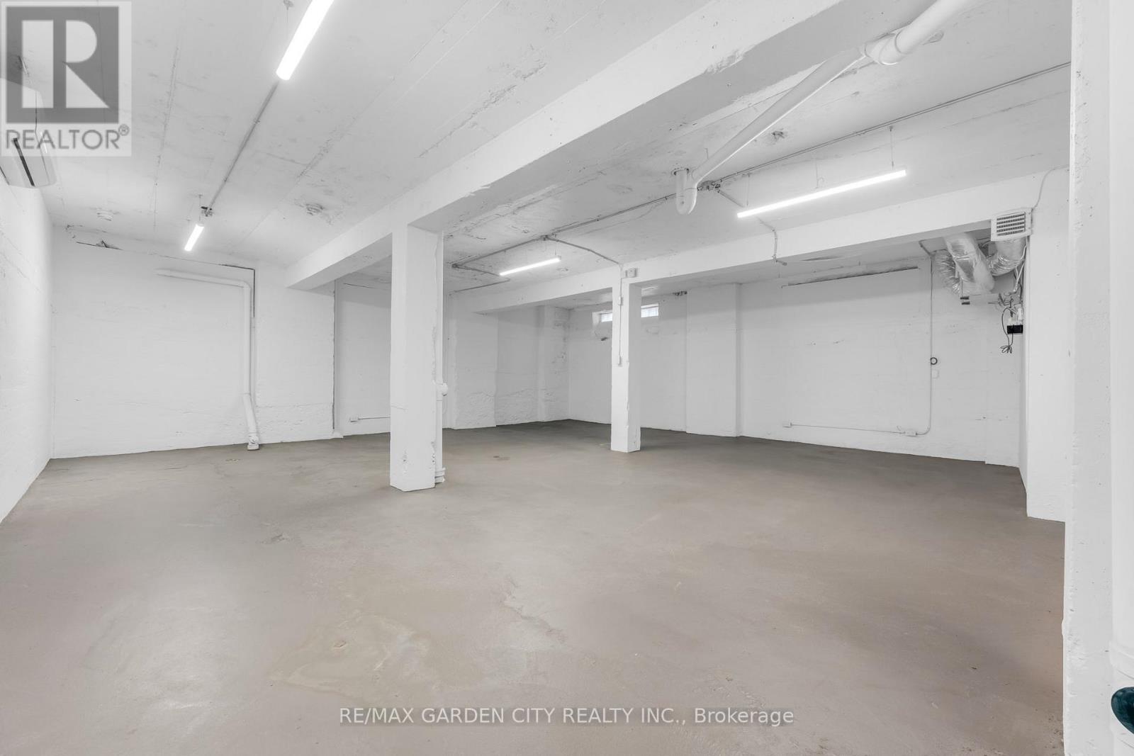 4 Lower - 16 Myrtle Avenue Property Photo 2