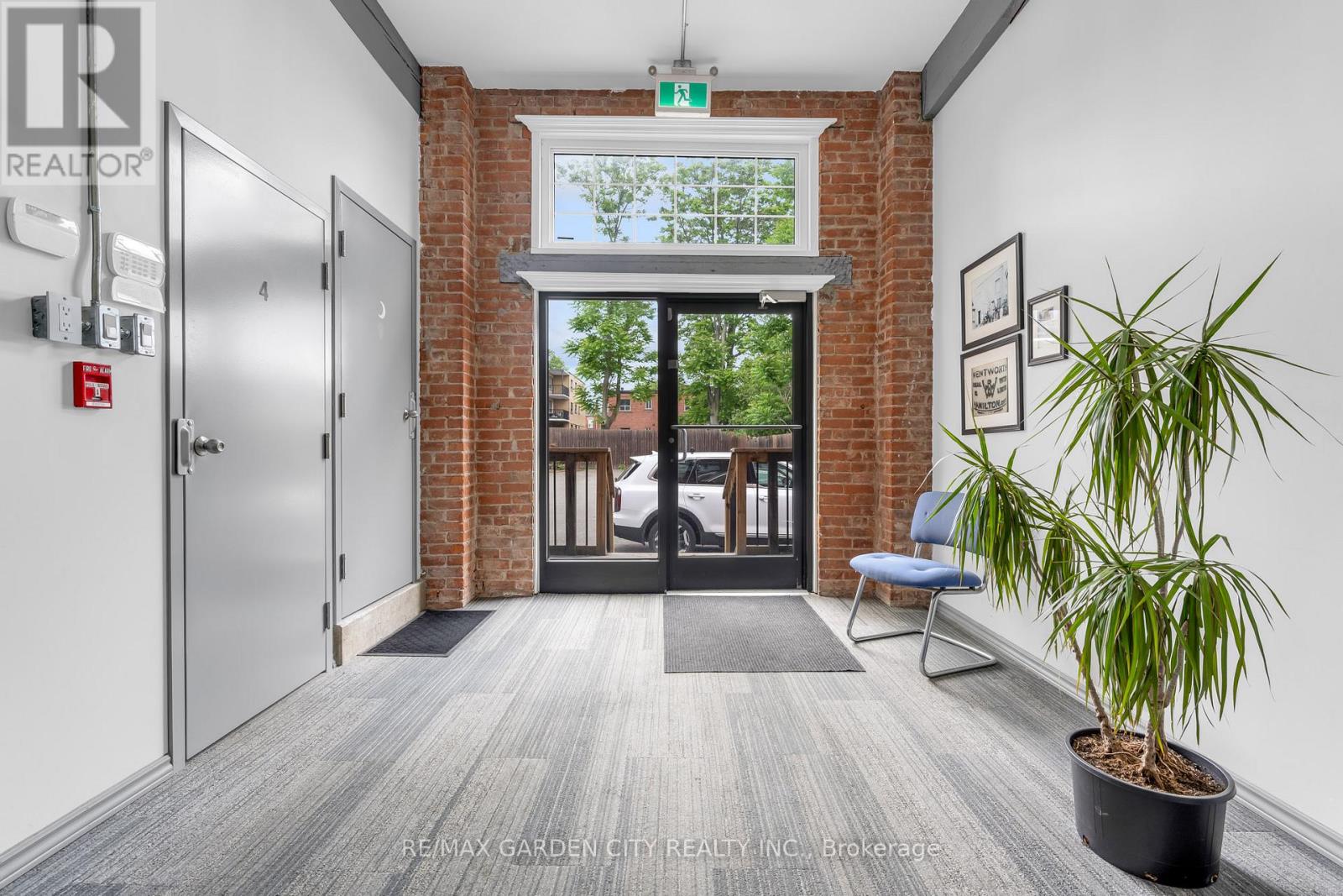 4 Lower - 16 Myrtle Avenue Property Photo 8