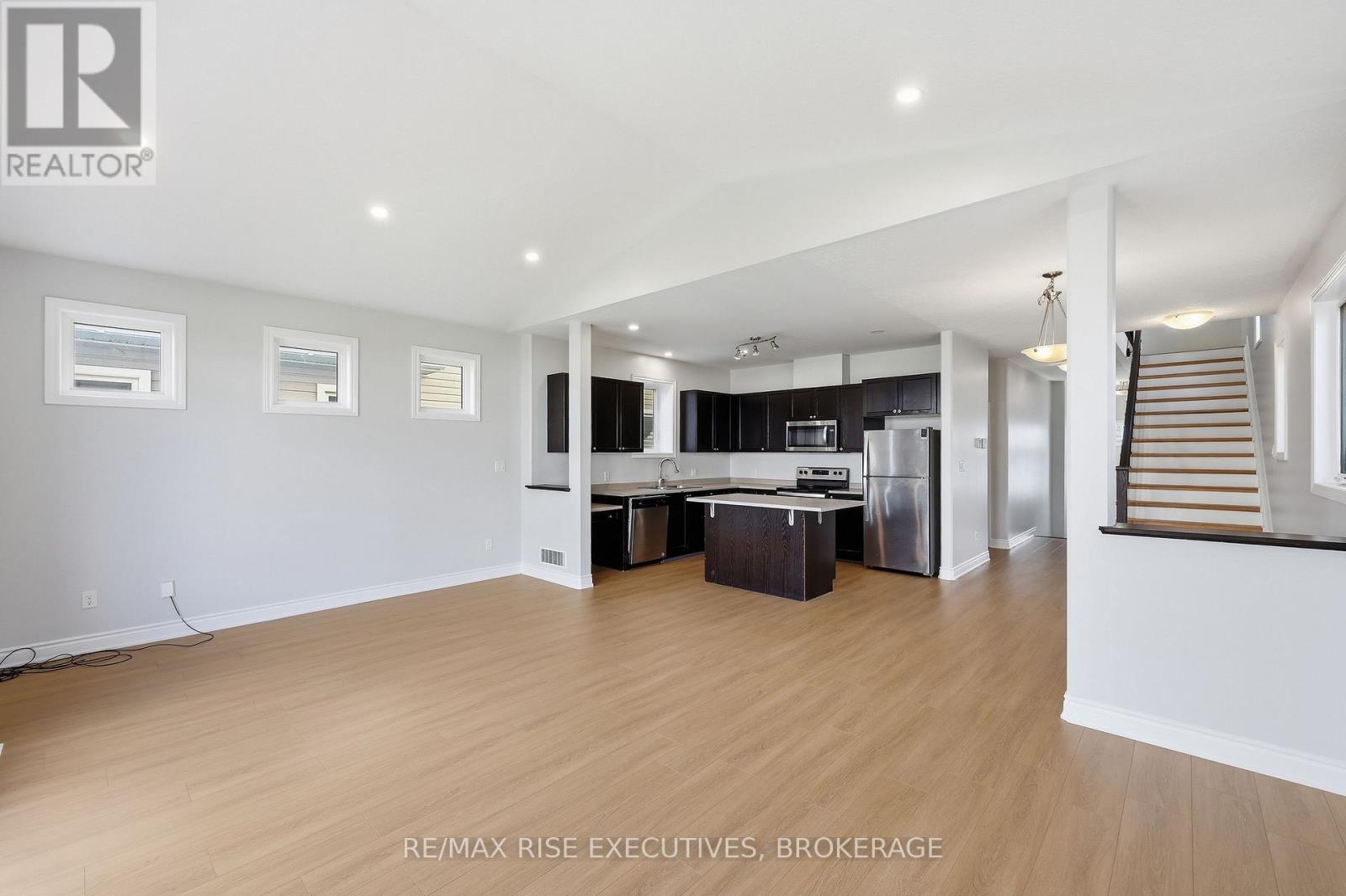 567 Beth Crescent Property Photo 16