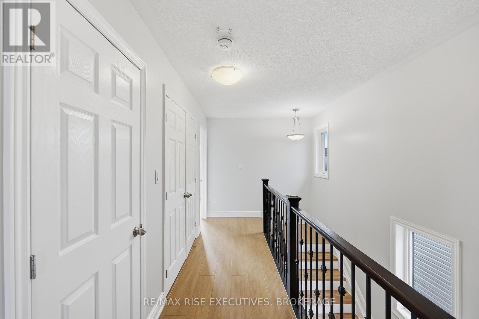 567 Beth Crescent Property Photo 22