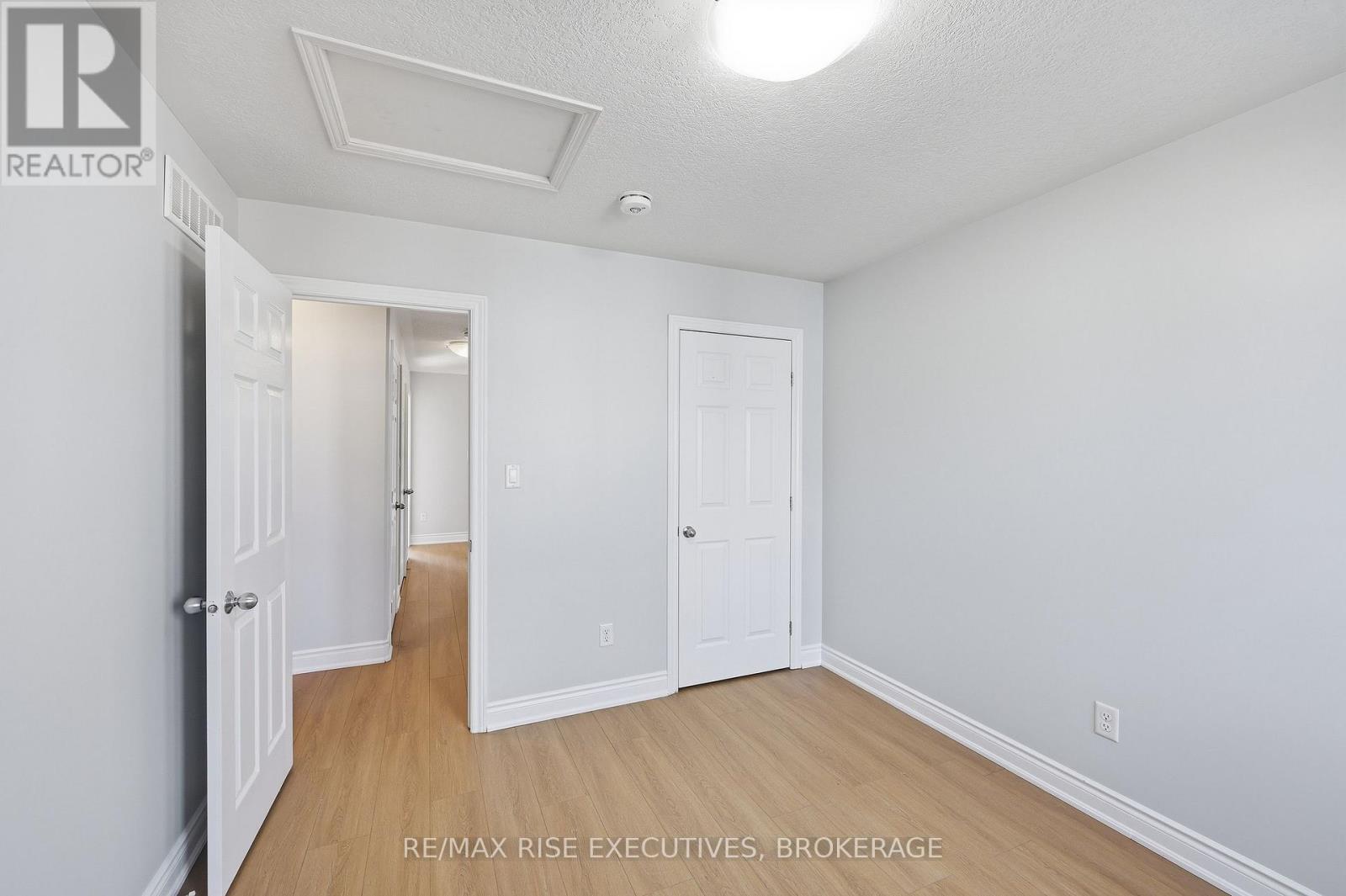 567 Beth Crescent Property Photo 31
