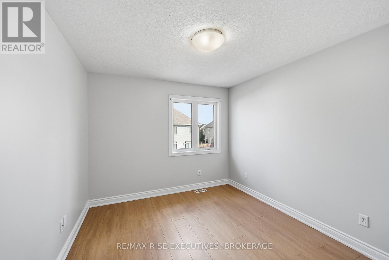 567 Beth Crescent Property Photo 32