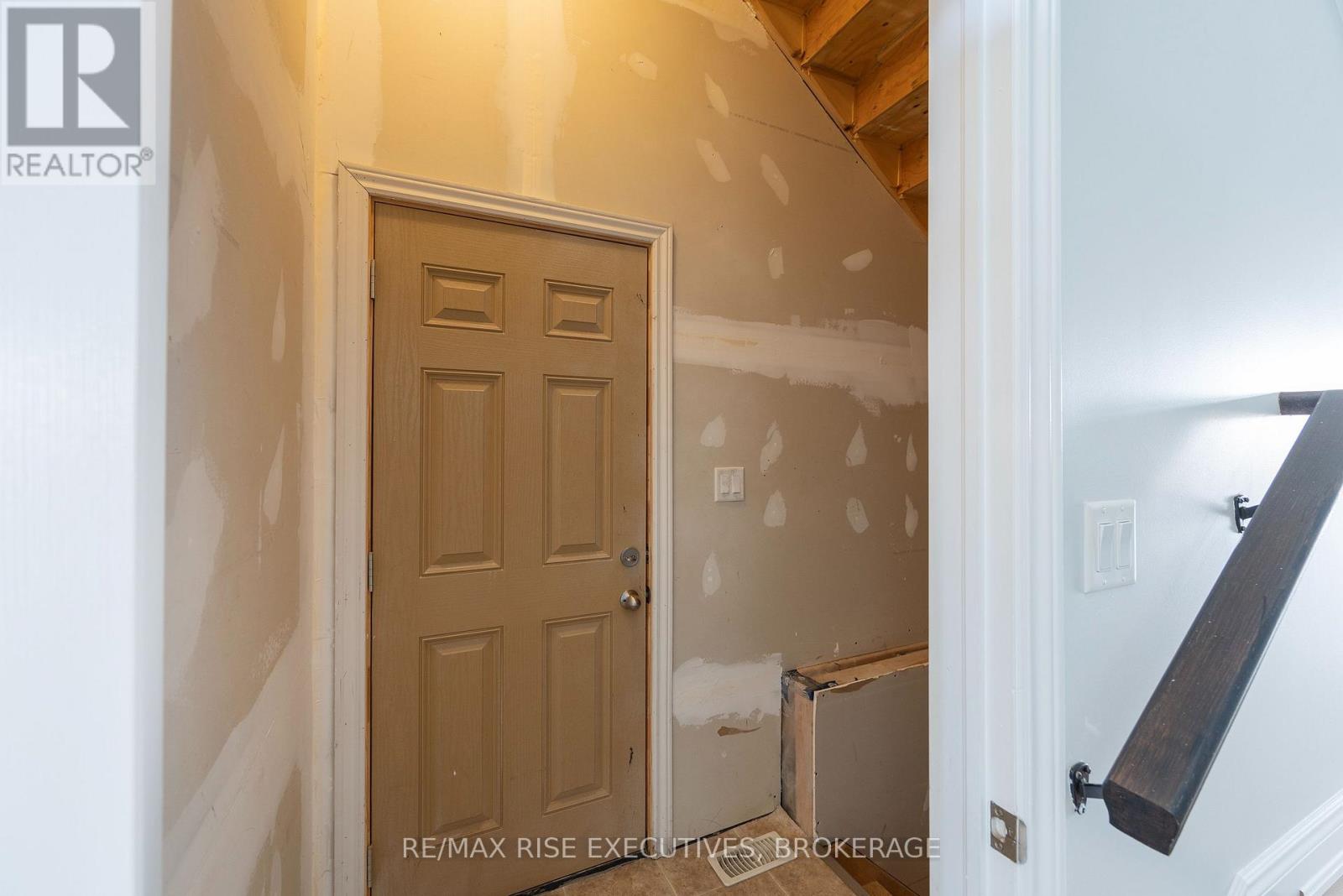 567 Beth Crescent Property Photo 37
