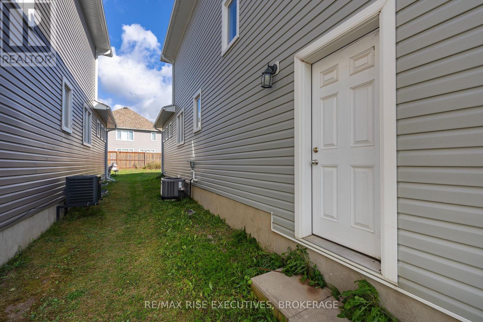 567 Beth Crescent Property Photo 42
