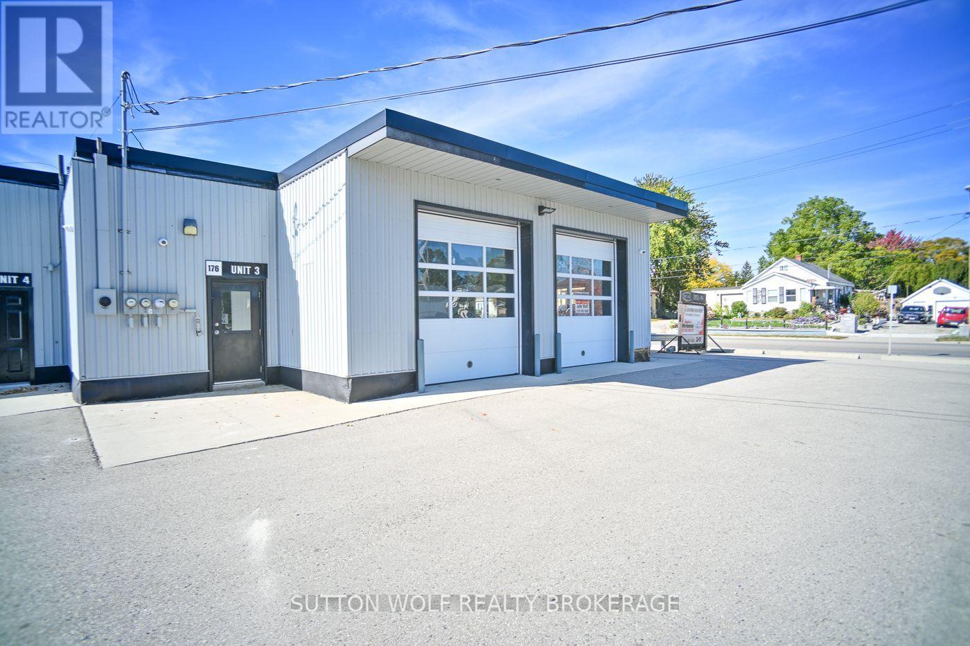 3 - 176 Metcalfe Street E Property Photo 3