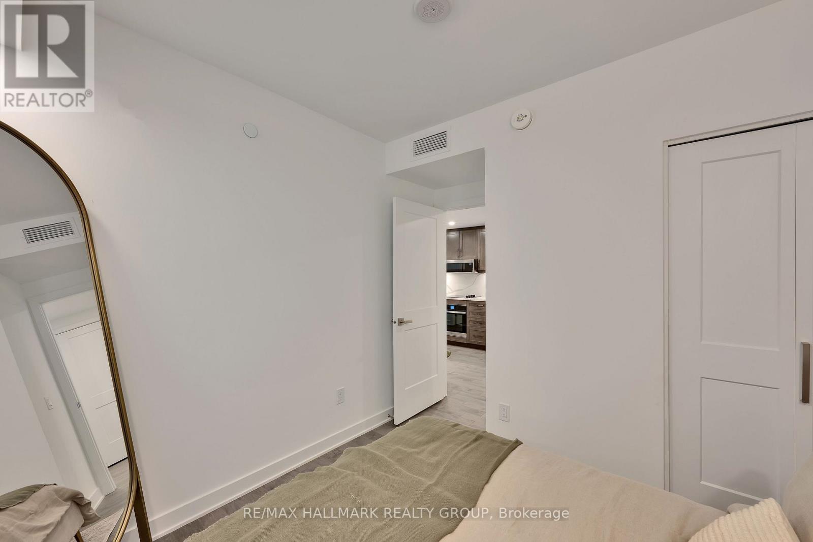 401 - 340 Queen Street Property Photo 29