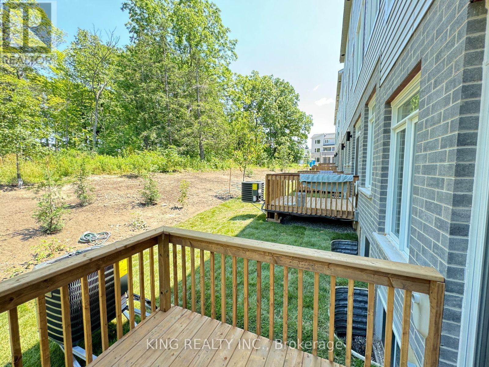 47 - 990 Deveron Crescent Property Photo 17