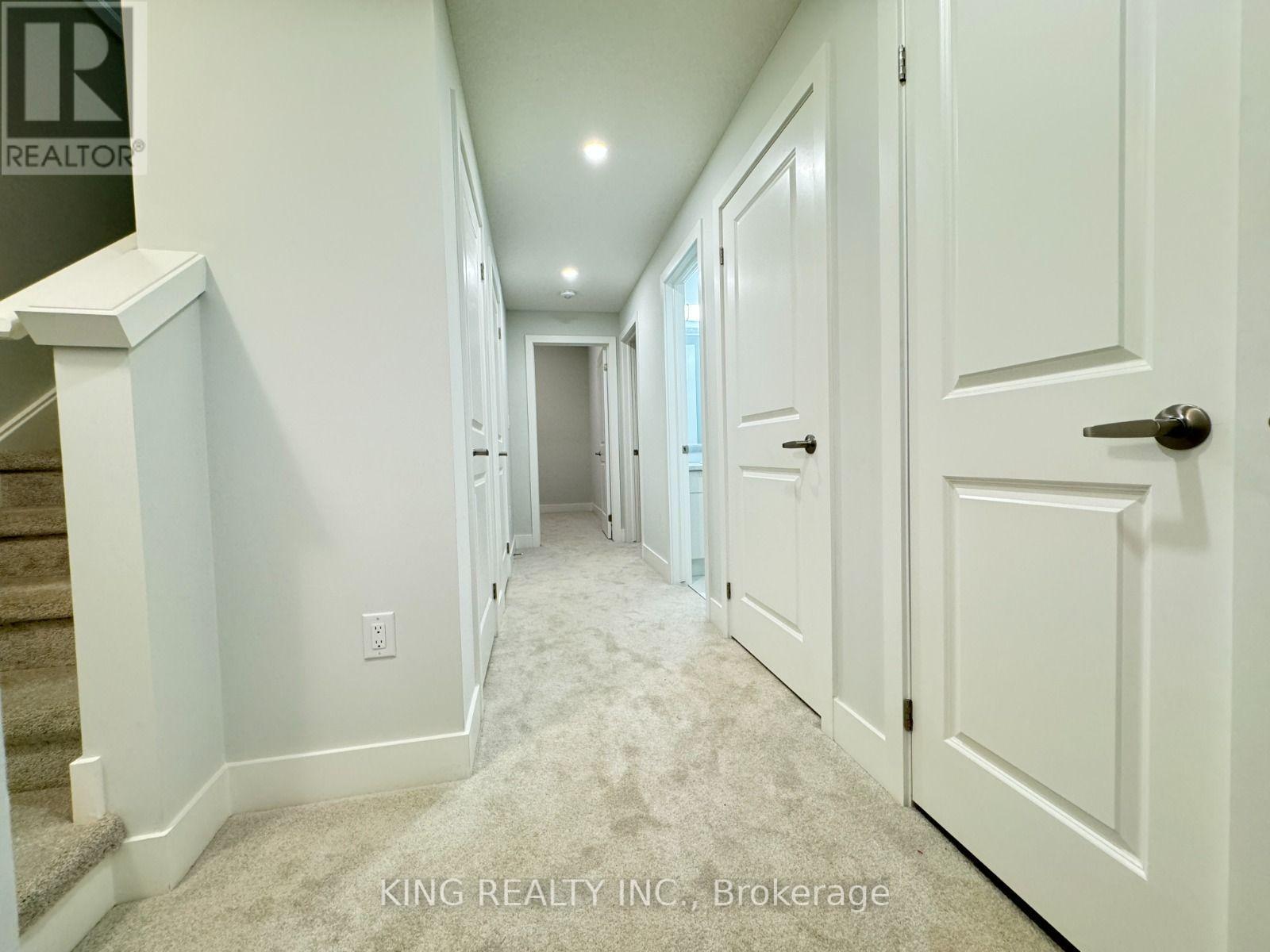 47 - 990 Deveron Crescent Property Photo 22