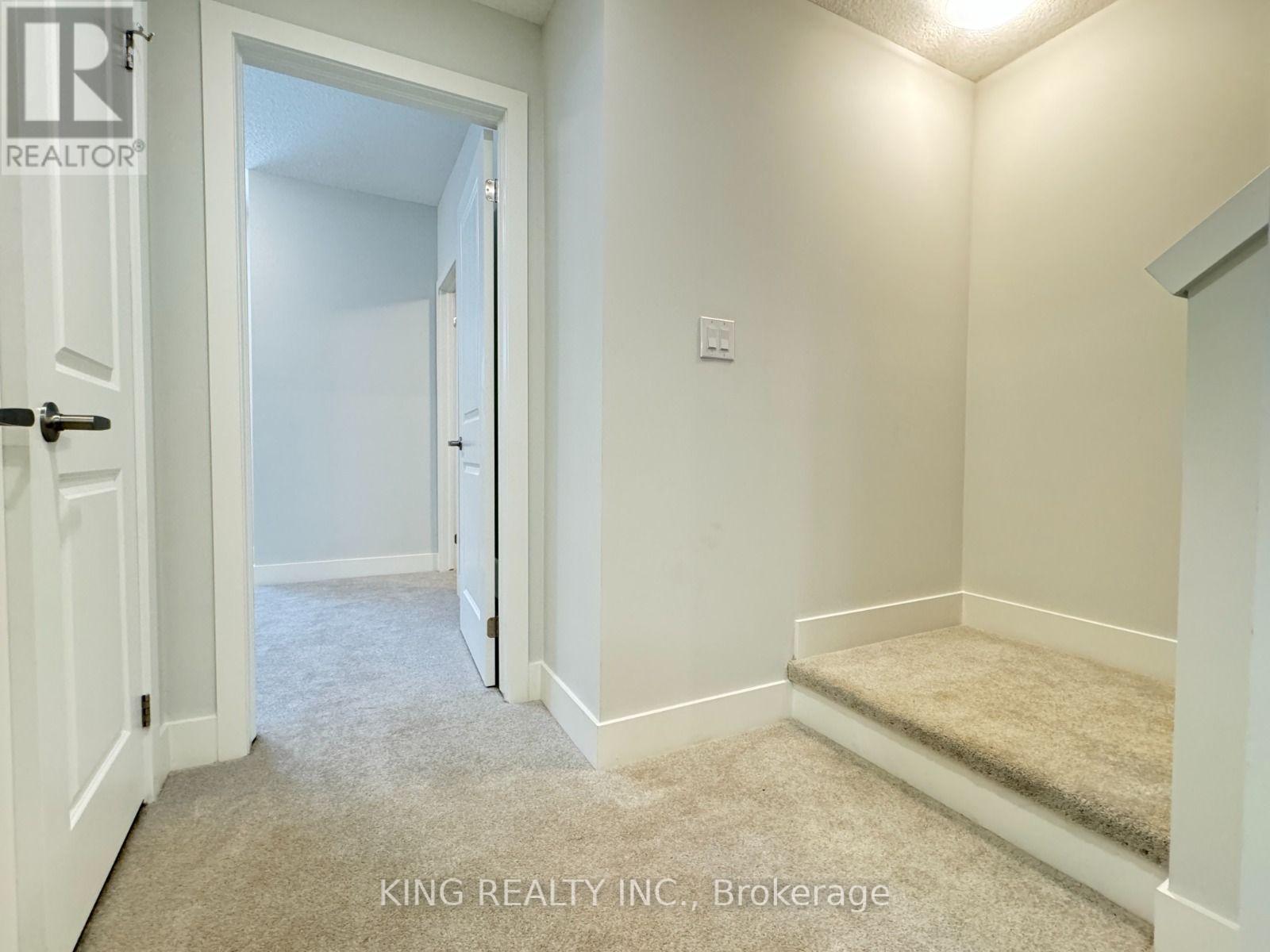 47 - 990 Deveron Crescent Property Photo 26