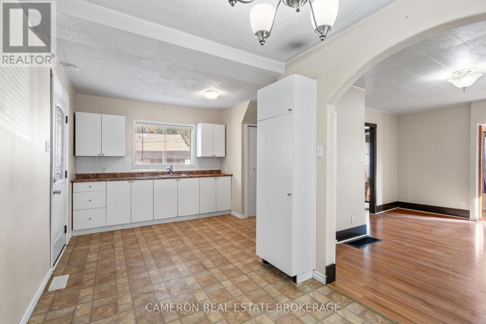 10 Pine Lane Property Photo 7