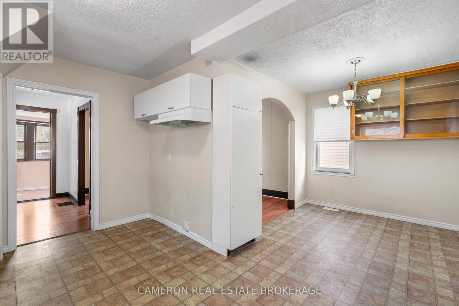 10 Pine Lane Property Photo 8