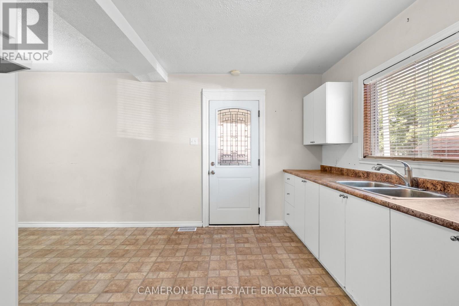 10 Pine Lane Property Photo 10