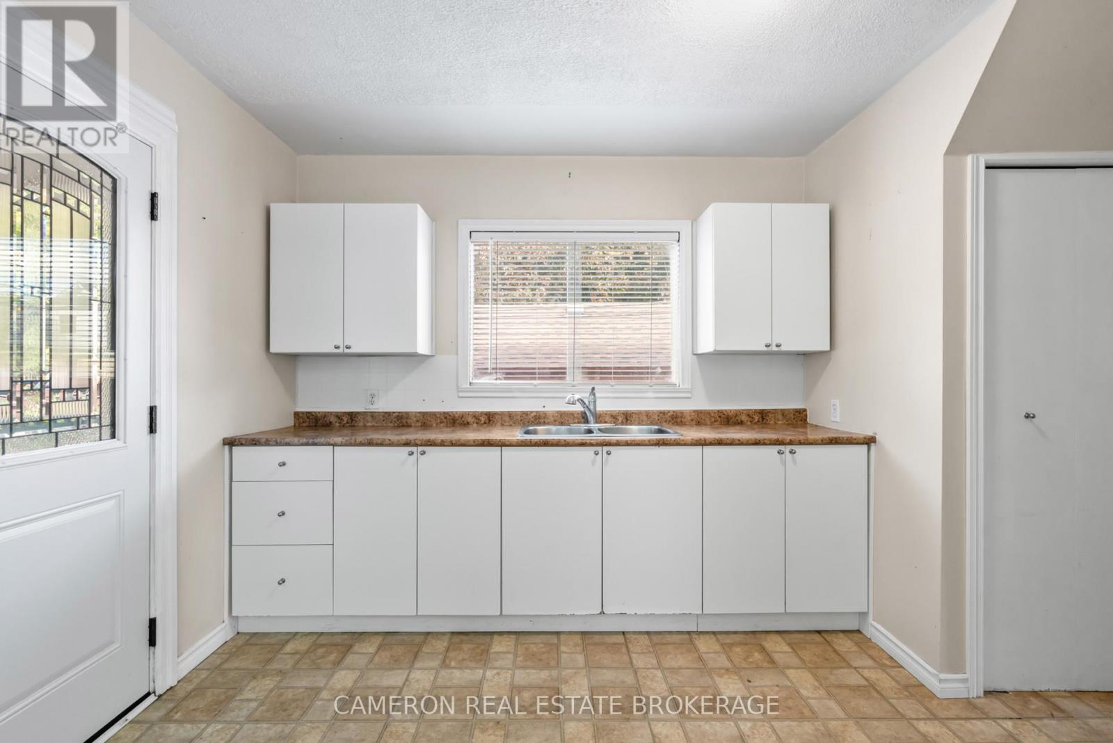 10 Pine Lane Property Photo 13