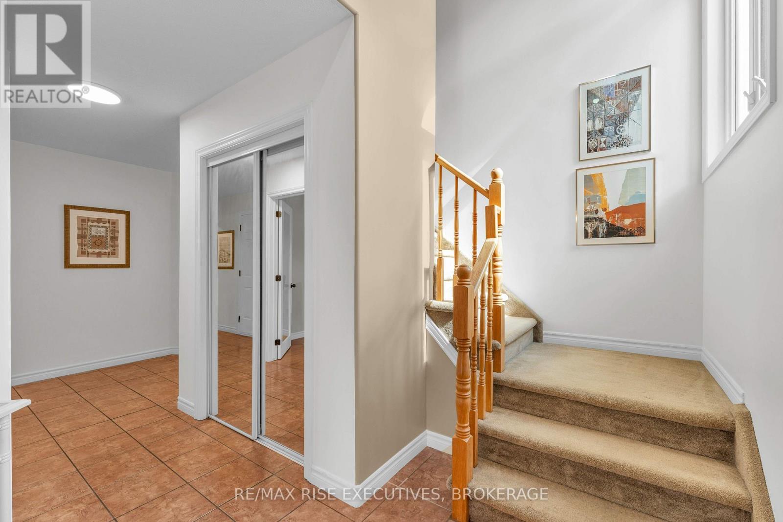 370 Cooke Crescent Property Photo 3