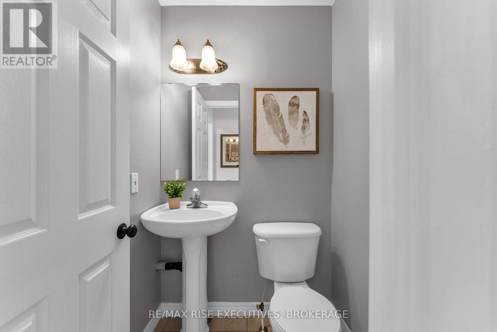 370 Cooke Crescent Property Photo 7