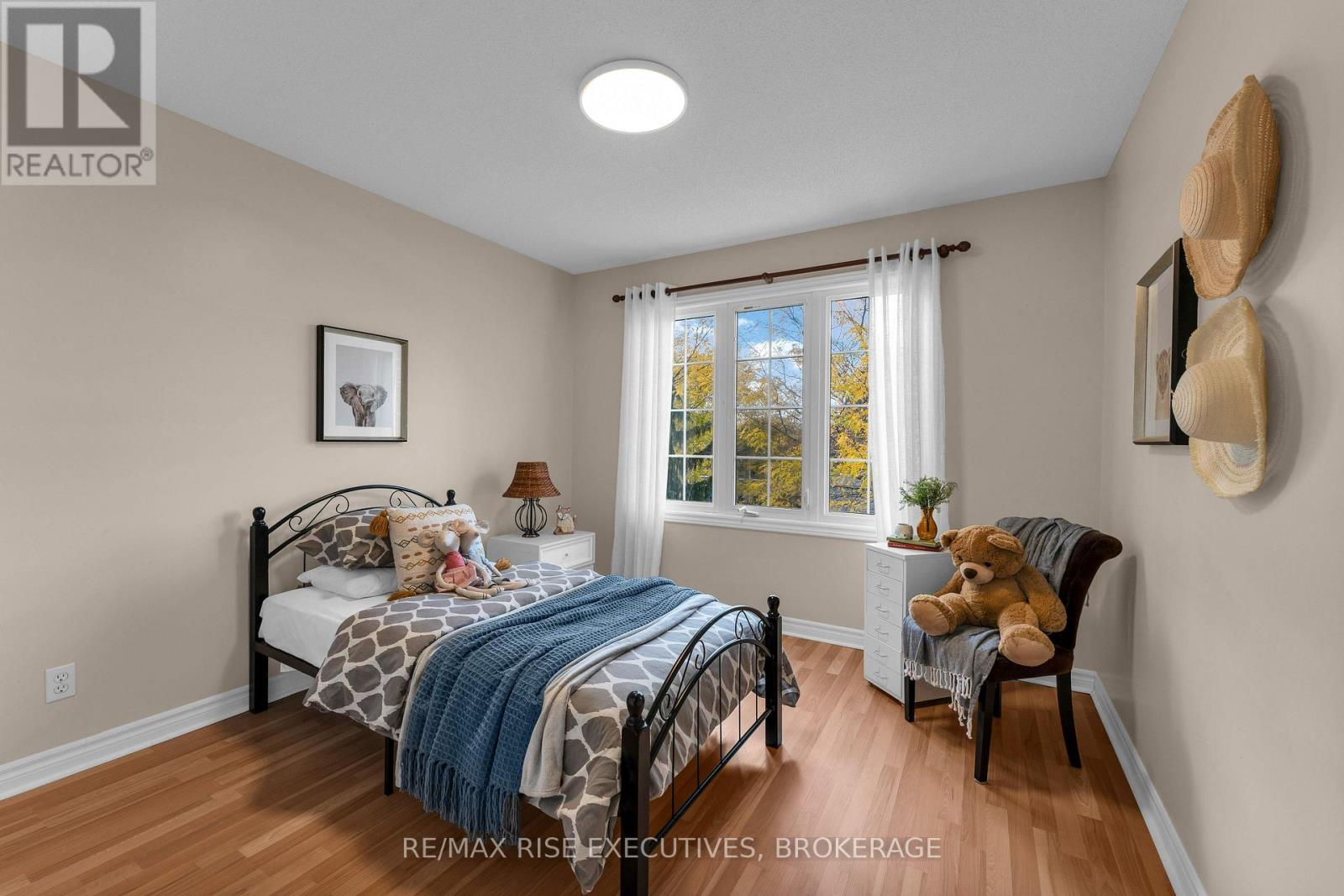 370 Cooke Crescent Property Photo 32