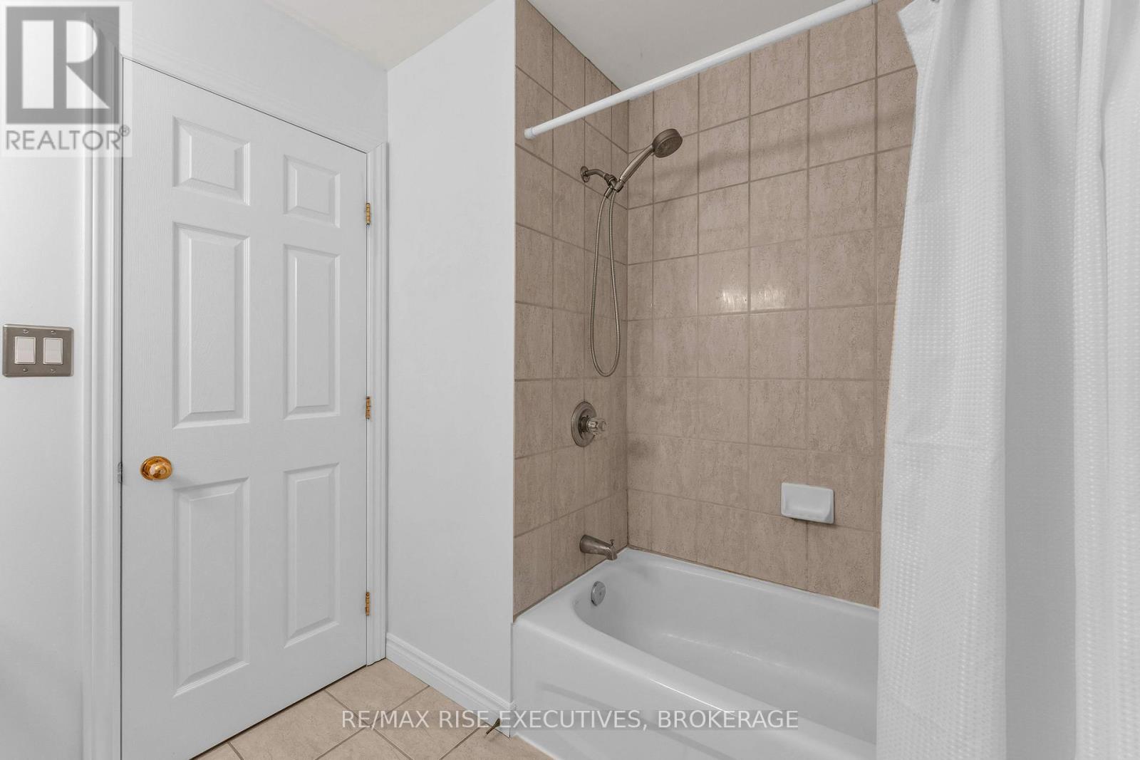 370 Cooke Crescent Property Photo 35