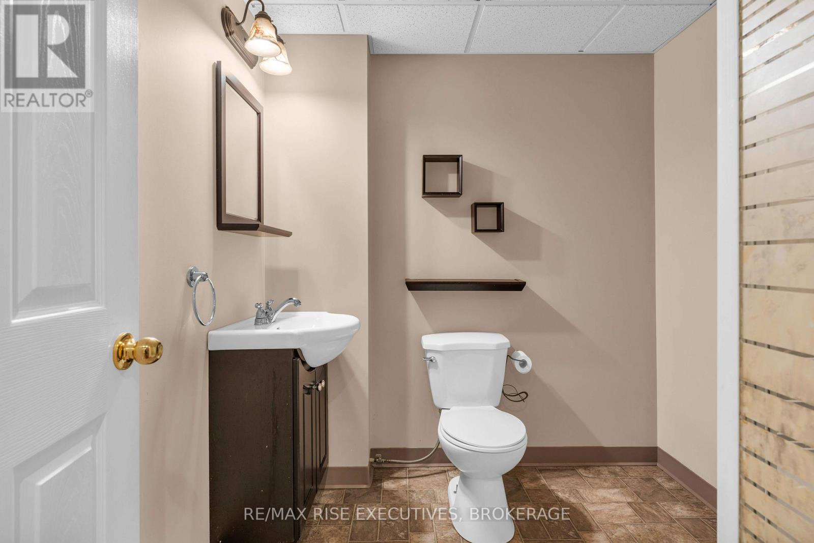 370 Cooke Crescent Property Photo 43