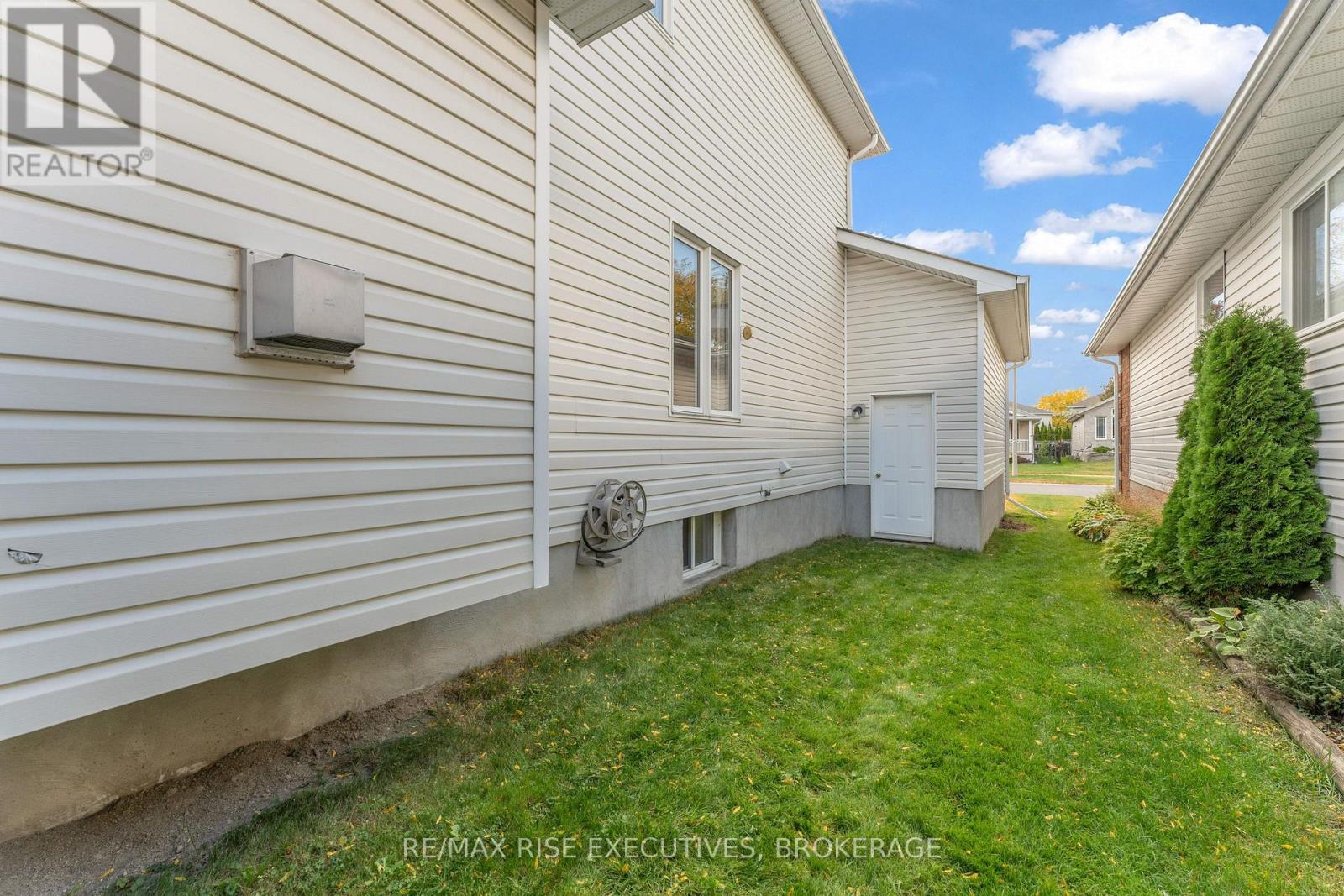 370 Cooke Crescent Property Photo 47